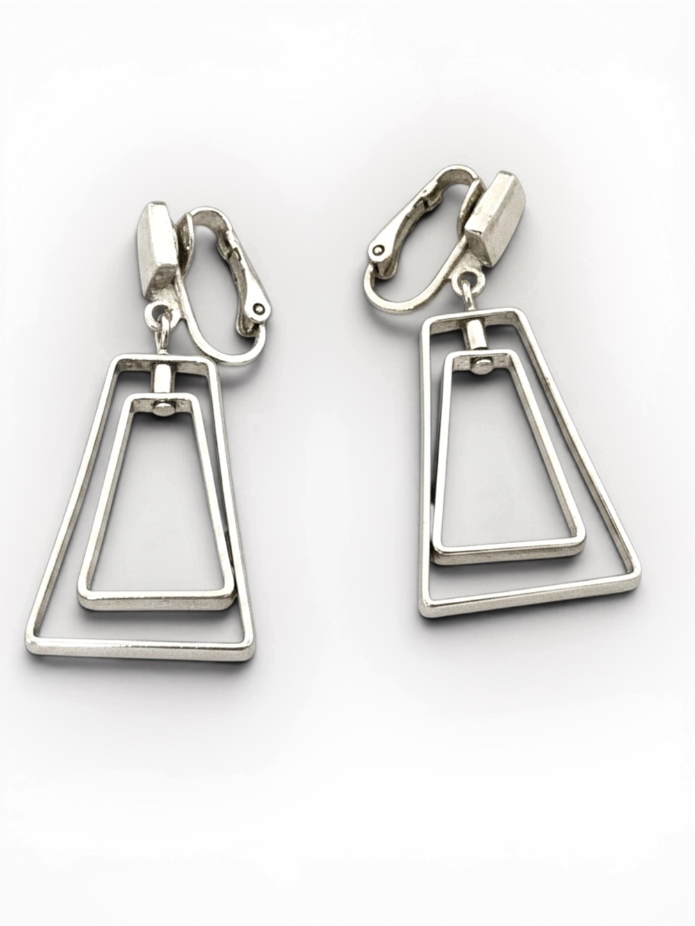 Vintage 1977 Avon Sweet Whispers Geometric Clip On Earrings Silver Tone